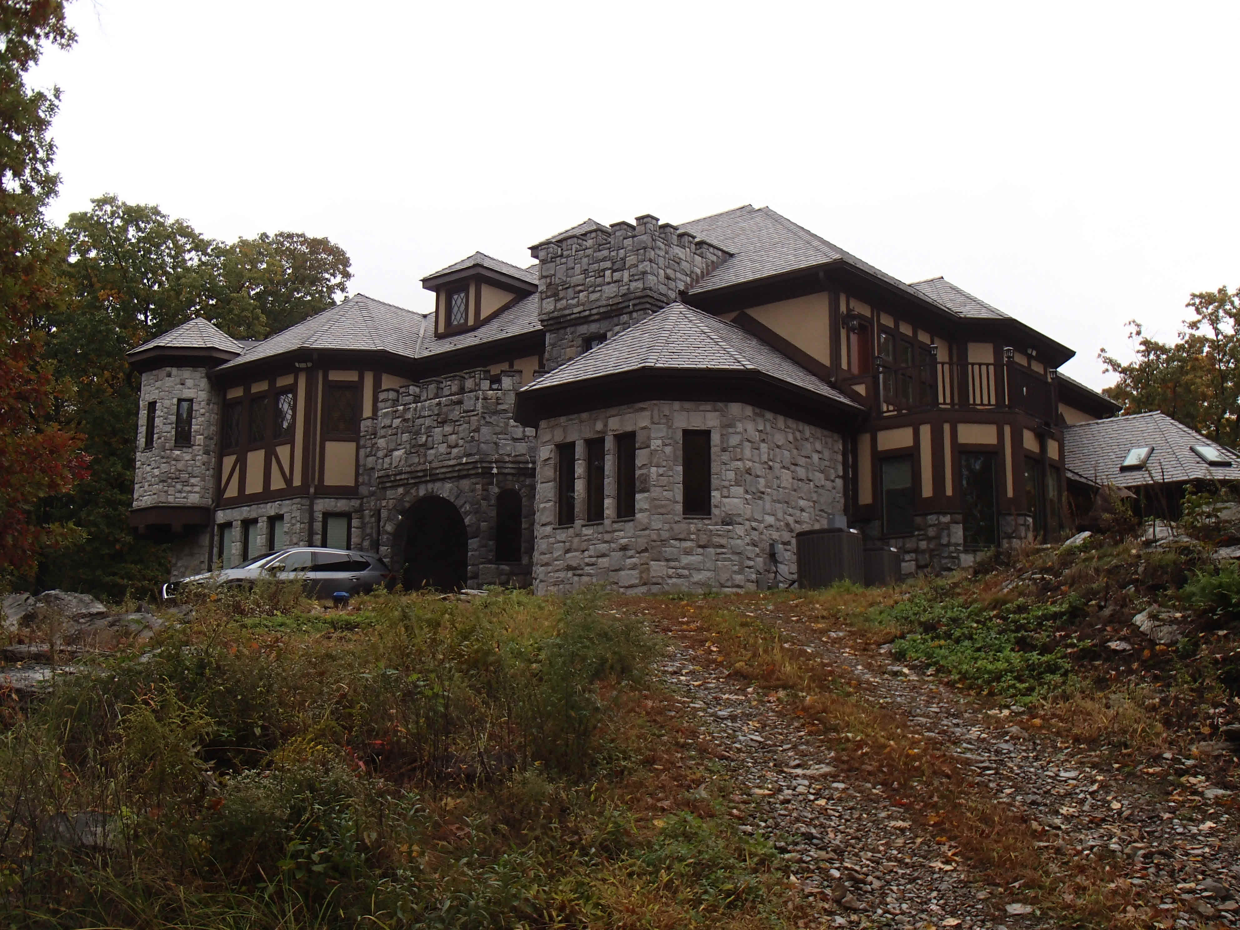 Building photograph for 8 BEACH HILL RD WEST